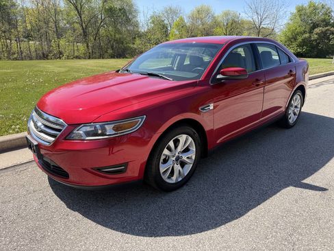 Used 2011 Ford Taurus SEL FWD image 1