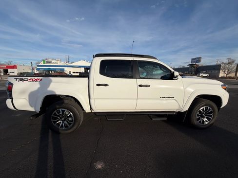 Used 2023 Toyota Tacoma 4x4 Double Cab image 5