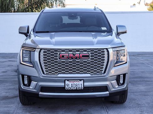 Used 2024 GMC Yukon Denali w/ Advanced Technology Package image 2