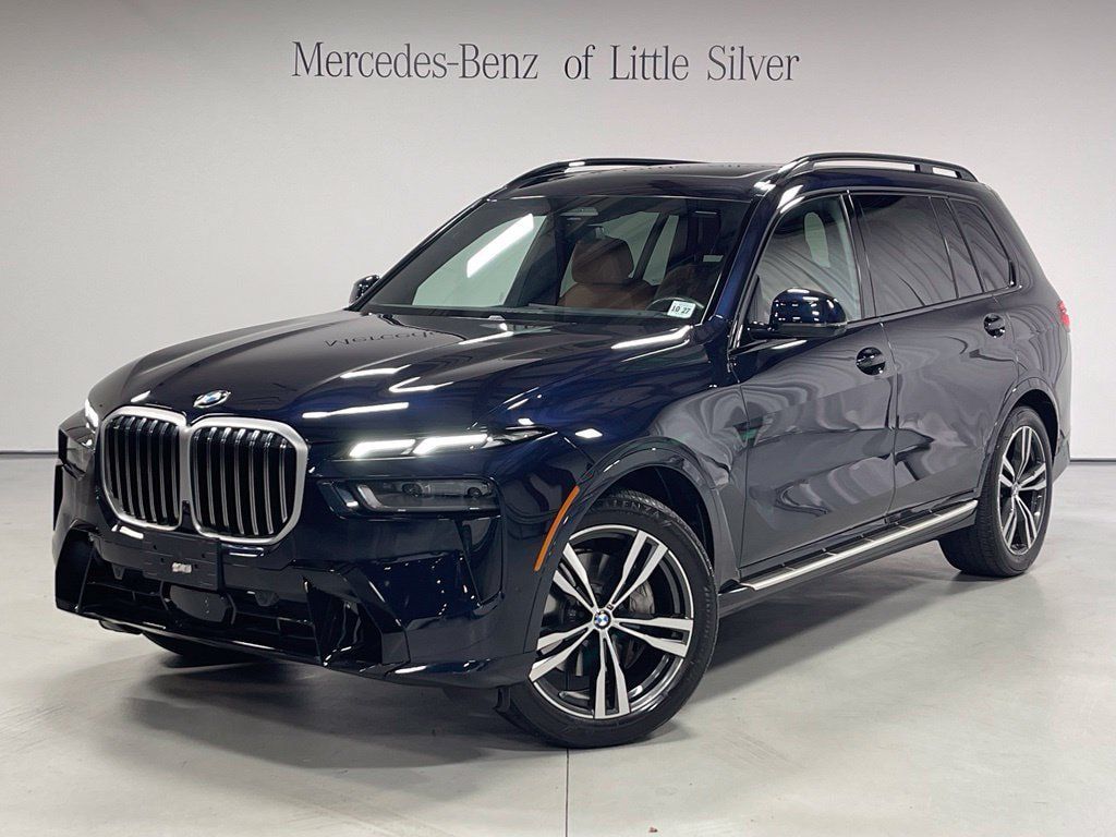 Used 2023 BMW X7 xDrive40i w/ M Sport Package AWD/4WD image 1