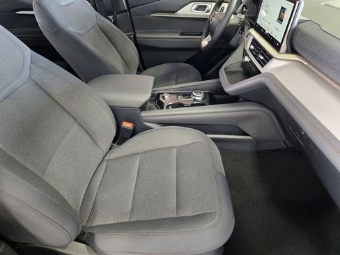 New 2026 Ford Explorer Active image 11