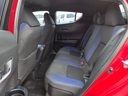 Used 2022 Toyota C-HR XLE FWD image 14