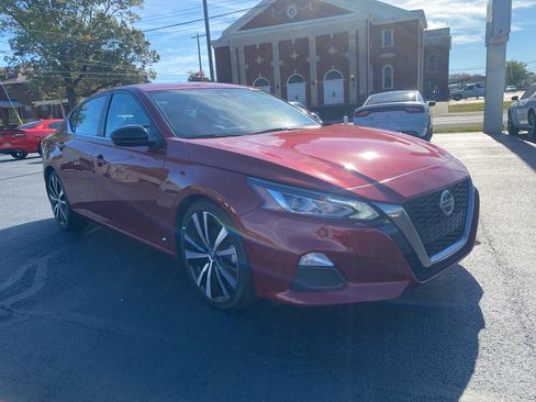 Used 2022 Nissan Altima 2.5 SR image 3