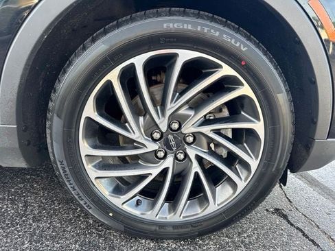 Used 2020 Lincoln Nautilus Reserve AWD/4WD image 32