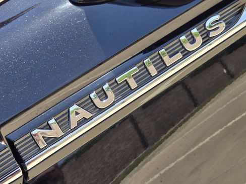 Used 2022 Lincoln Nautilus Reserve w/ Monochromatic Package AWD/4WD image 31