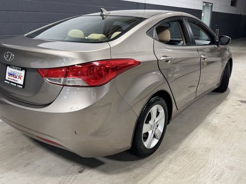 Used 2013 Hyundai Elantra GLS w/ Preferred Pkg image 12