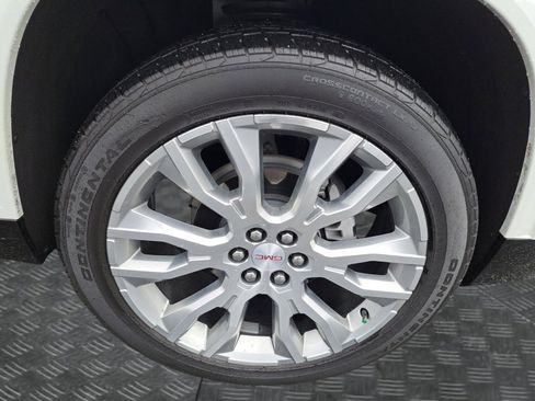 Used 2024 GMC Acadia Denali w/ Super Cruise Package FWD image 17