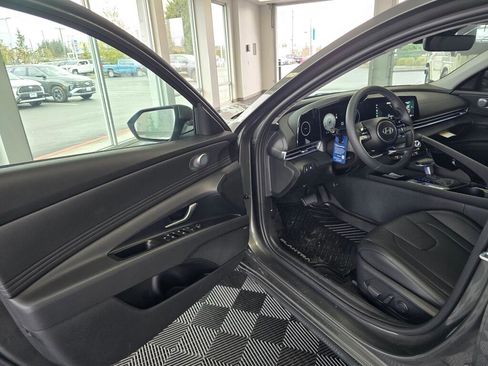 New 2026 Hyundai Elantra Limited image 32