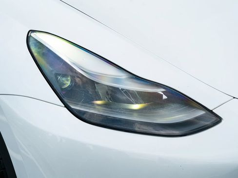 Used 2022 Tesla Model Y Performance AWD/4WD image 8