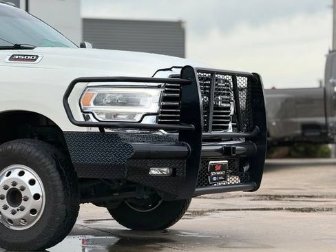 Used 2024 RAM 3500 Laramie AWD/4WD image 8