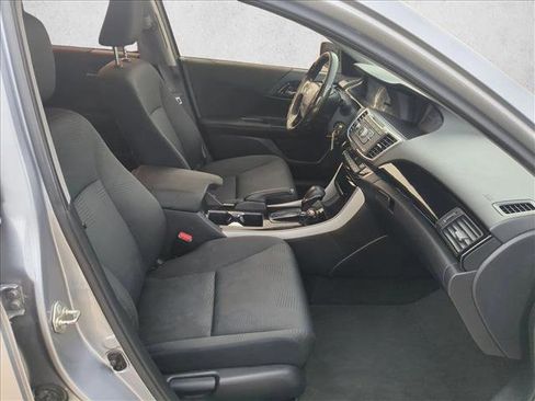 Used 2017 Honda Accord LX image 19