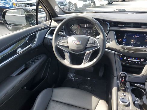Certified 2025 Cadillac XT5 Premium Luxury image 22