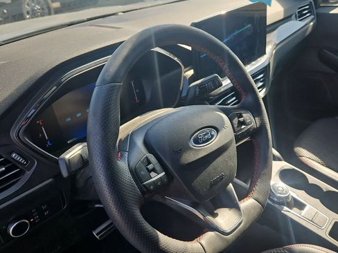 Used 2024 Ford Escape ST-Line w/ Tech Pack #1 FWD image 2