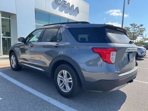 Certified 2022 Ford Explorer XLT w/ Equipment Group 202A RWD image 2