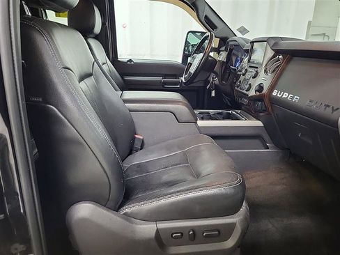 Used 2013 Ford F250 Lariat w/ Chrome Pkg image 12