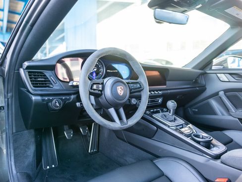 Certified 2024 Porsche 911 Targa 4 GTS AWD/4WD image 4