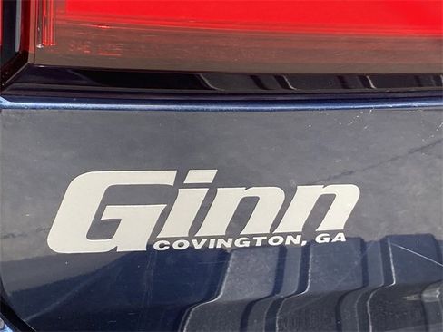 Used 2023 Nissan Armada SL w/ Captain's Chairs Package image 40