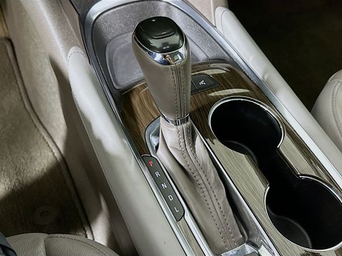 Used 2016 Chevrolet Malibu Premier w/ Driver Confidence Package II image 25