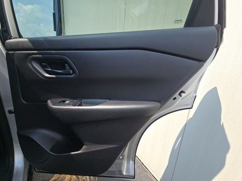 Used 2024 Nissan Rogue S AWD/4WD image 19