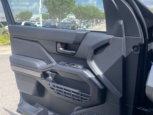 New 2026 Toyota 4Runner SR5 AWD/4WD image 23