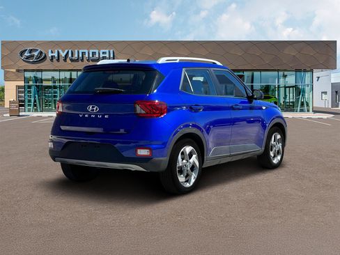 Used 2025 Hyundai Venue SEL FWD image 7
