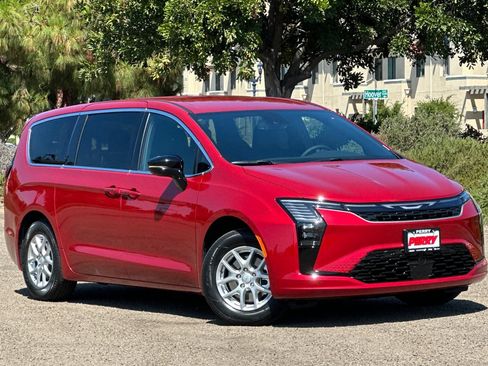 New 2027 Chrysler Pacifica Select FWD image 1