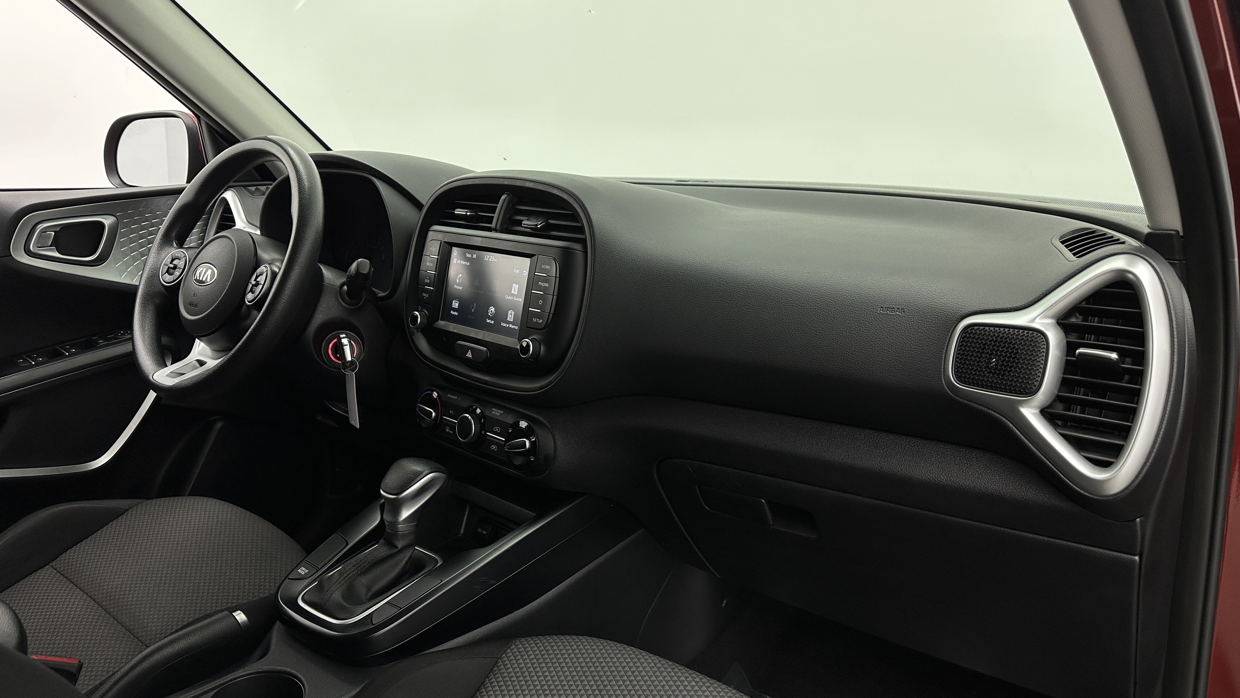 Used 2020 Kia Soul LX FWD image 35