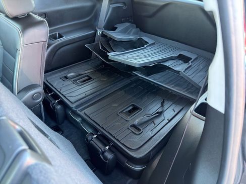 Used 2021 GMC Acadia Denali w/ Denali Technology Package image 17