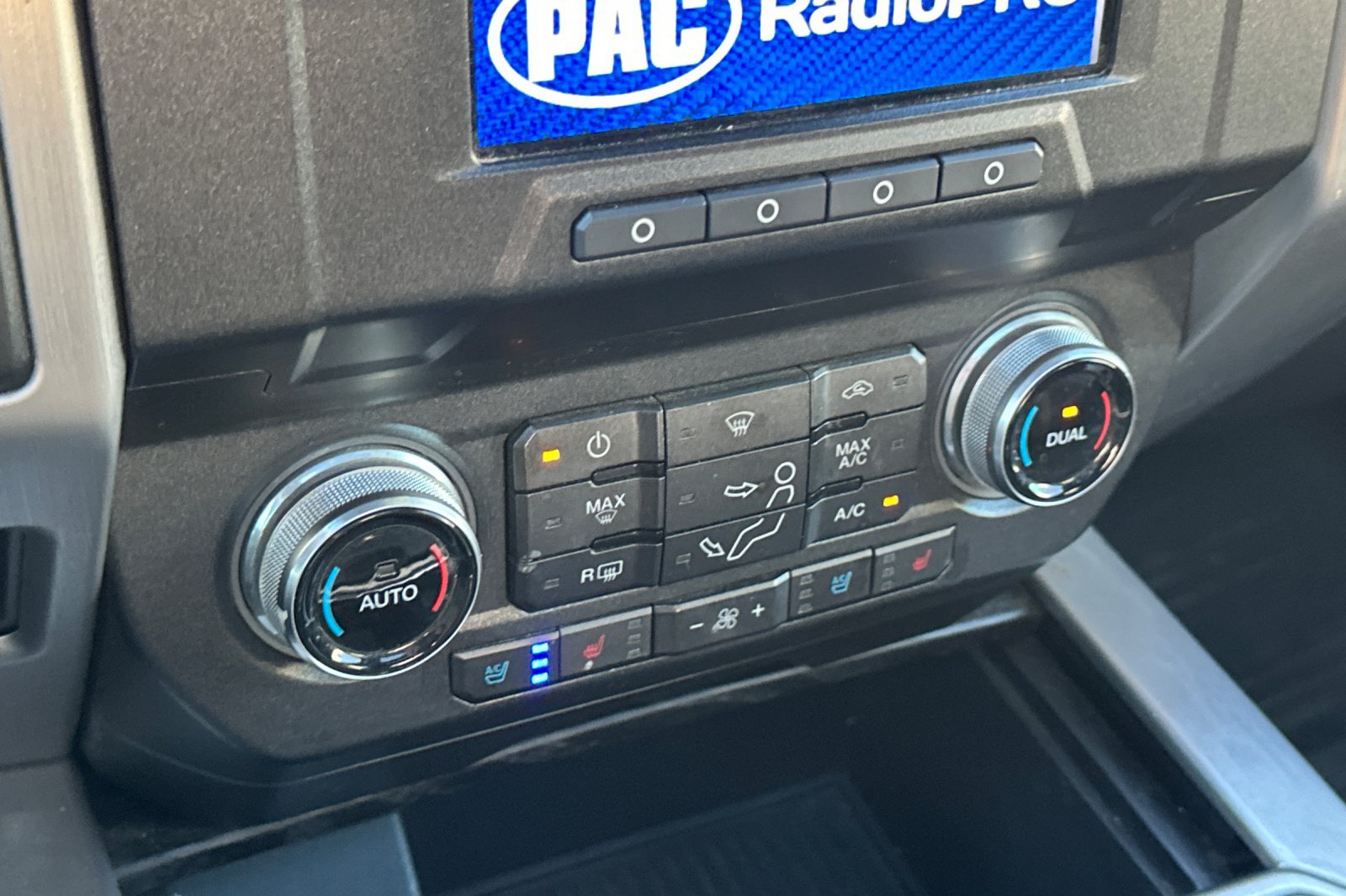 Used 2019 Ford F250 Platinum w/ Platinum Ultimate Package AWD/4WD image 27