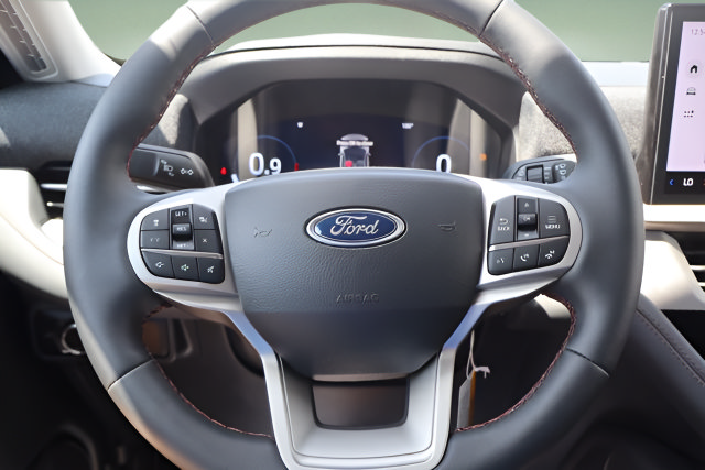 New 2026 Ford Explorer Active AWD/4WD image 13