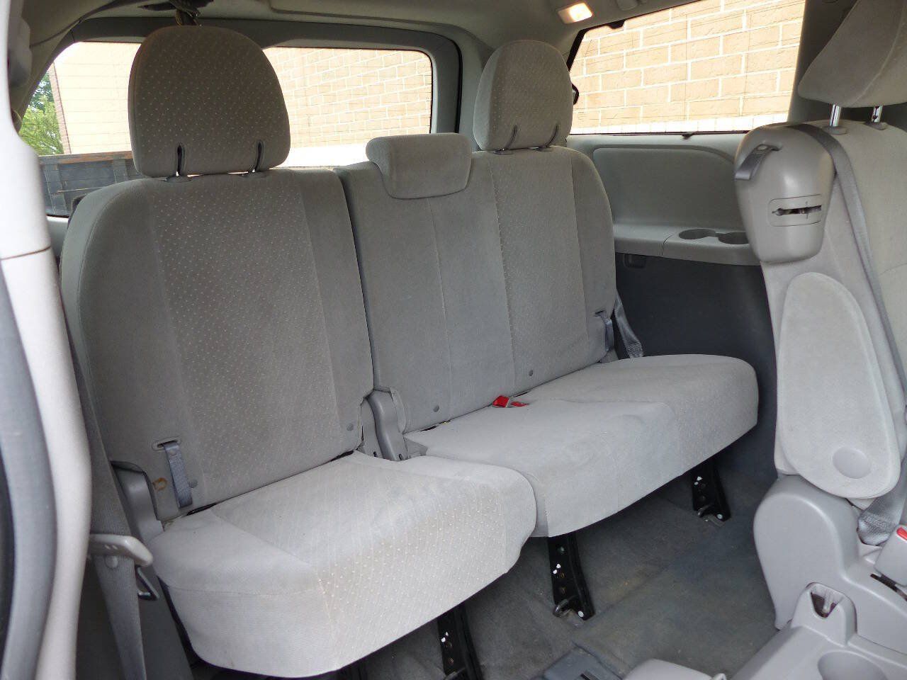 Used 2017 Toyota Sienna LE FWD image 49