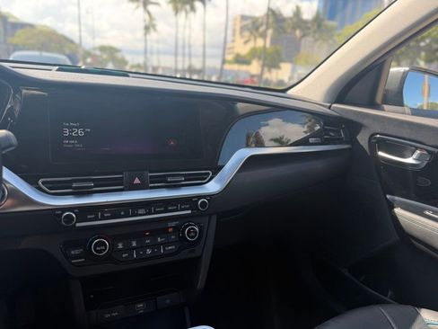 Used 2022 Kia Niro EX Premium FWD image 18