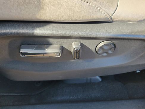 Certified 2017 Honda CR-V Touring image 8