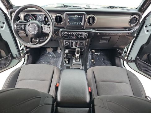 Used 2023 Jeep Wrangler Unlimited w/ Cold Weather Group image 9