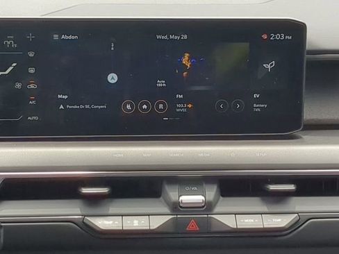 Used 2024 Kia EV9 Land image 20