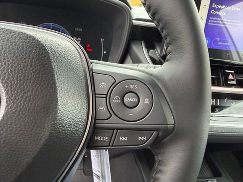 New 2026 Toyota Corolla Cross LE AWD/4WD image 27