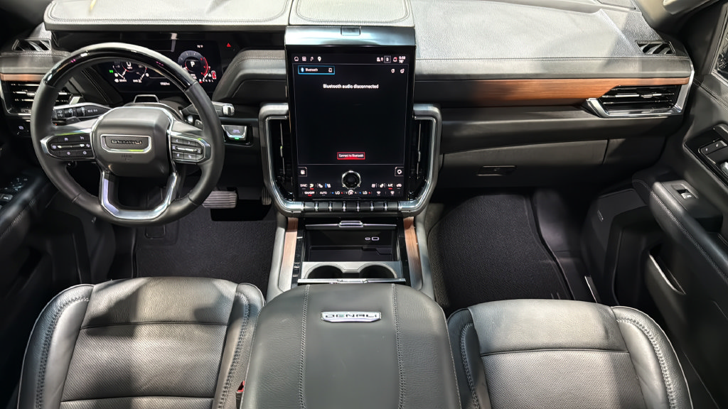 Used 2025 GMC Yukon Denali w/ Denali Reserve Package AWD/4WD image 28