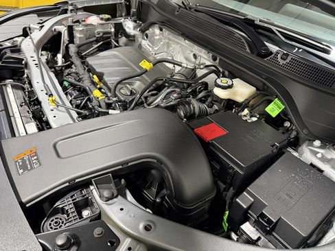 New 2026 Chevrolet Trax RS w/ Driver Confidence Package image 3