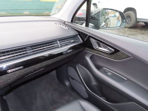 Used 2019 Audi Q7 3.0T Prestige image 29