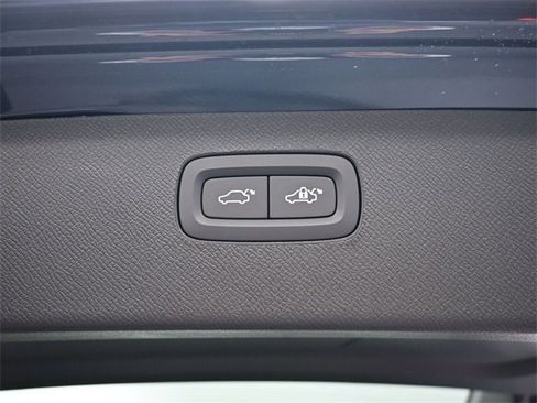 New 2026 Volvo XC90 B6 Ultra image 32