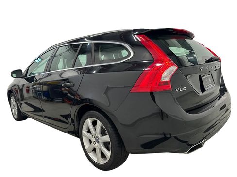 Used 2017 Volvo V60 T5 Platinum w/ Climate Package image 6