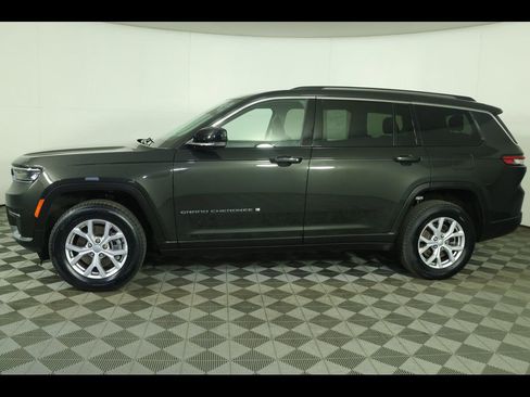 Used 2022 Jeep Grand Cherokee L Limited image 18