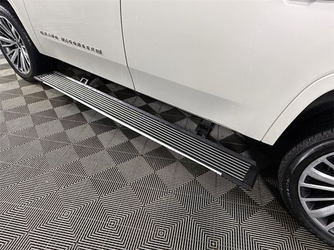 Used 2022 Jeep Grand Wagoneer Series III w/ Flexible Seating Group image 37