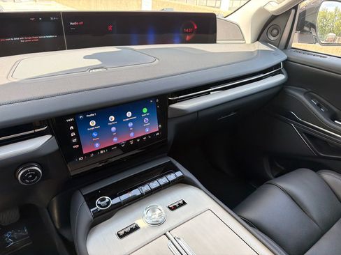 New 2027 Lincoln Navigator L Premier AWD/4WD image 25