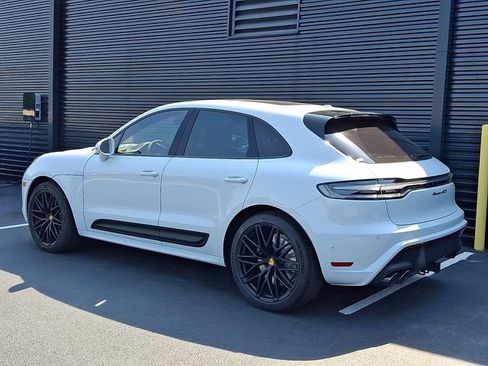 Certified 2025 Porsche Macan GTS AWD/4WD image 3