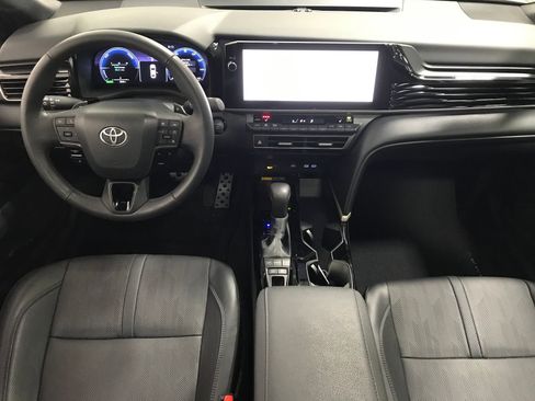 Used 2025 Toyota Camry XSE FWD image 15
