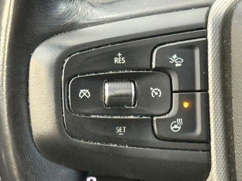 Used 2022 GMC Yukon Denali w/ Advanced Technology Package image 32