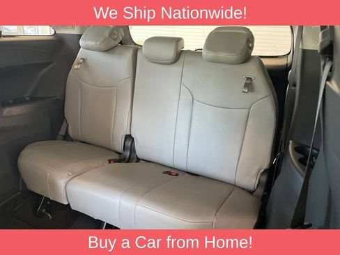 Used 2026 Toyota Sienna XLE FWD image 15