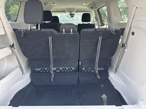 Used 2023 Chrysler Voyager LX FWD image 13