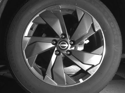 Used 2025 Nissan Rogue SV FWD image 14